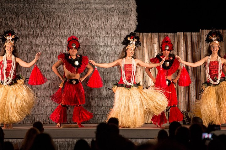 Island Breeze on Big Island Luau